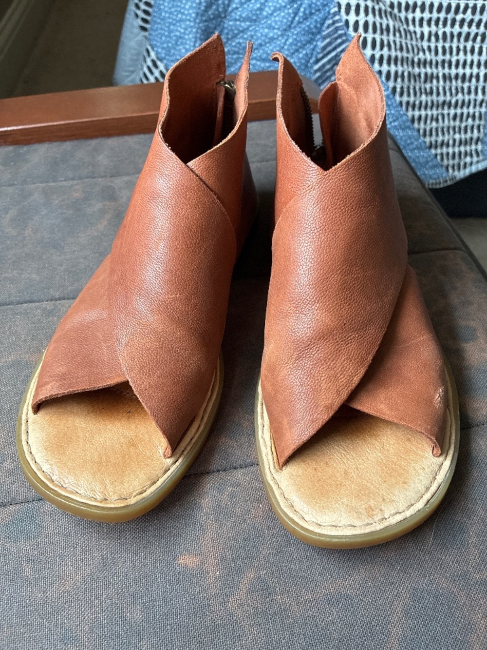 Born leather sandals